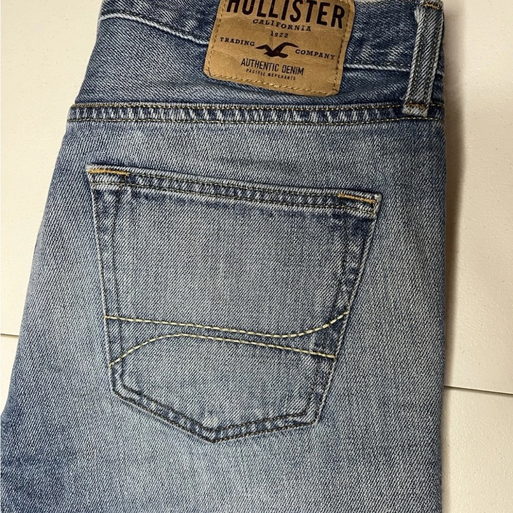 Hollister Men Light Wash Straight Leg Button Fly Authentic Denim Jeans 29 Inseam - Picture 2 of 12